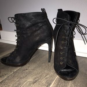 Burberry booties boots 39 9 laceup peep toe black
